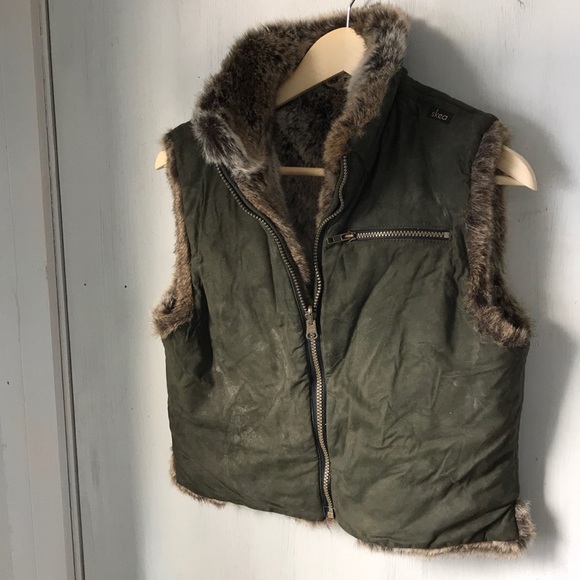 Fur lined vest Outlet